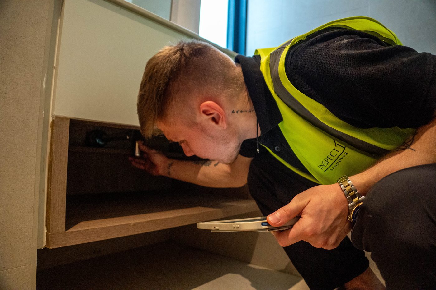 Inspecto Handover inspector in Dubai: under cabinets and inside carcasses